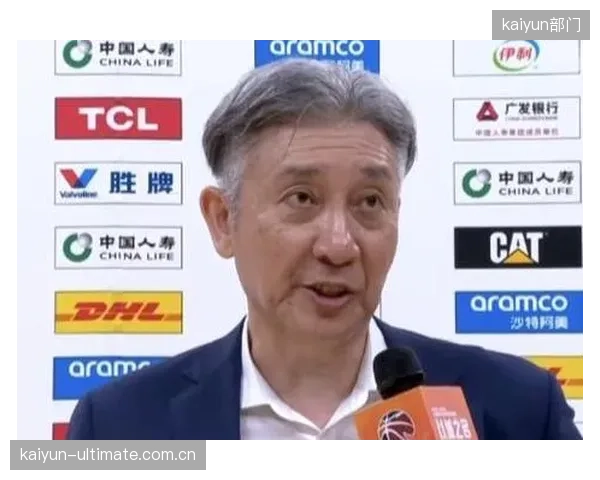 深圳队主帅郑永刚的战术理念成效显著，球队以强硬防守闯入四强。